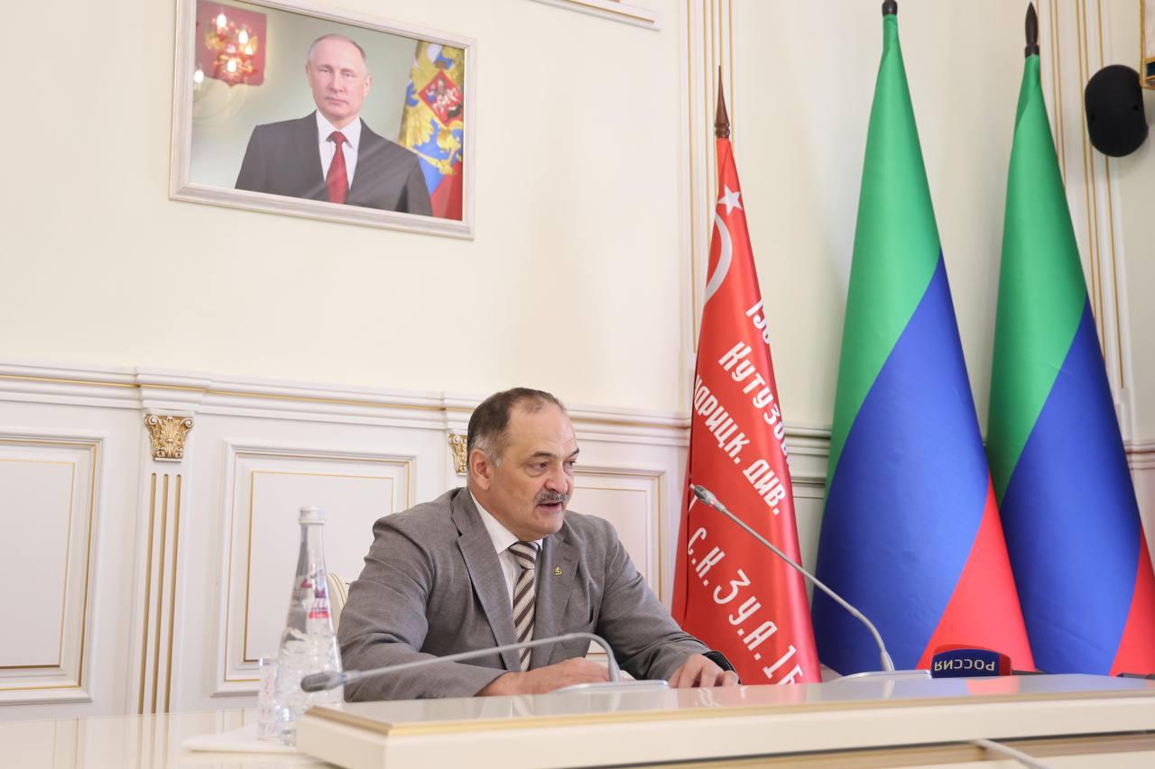 Сергей Меликов поздравил дагестанцев с Днём знаний